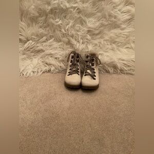 Cliffs by WHITE MOUNTAIN Kids' Cream and Brown Boots